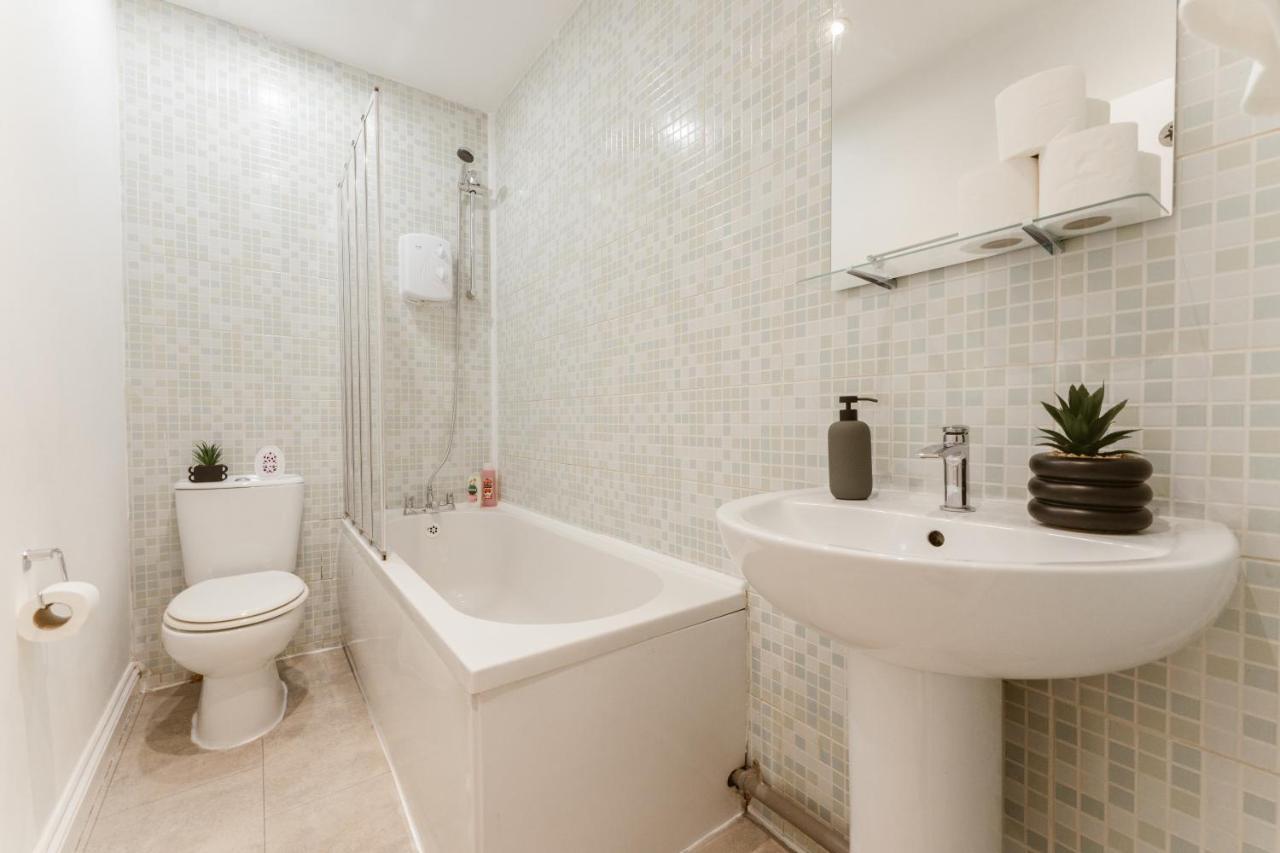Mile End Rooms 57A Londen Buitenkant foto